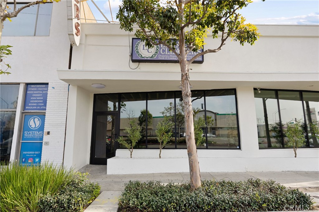 13052 Hawthorne Boulevard Property Photo 3