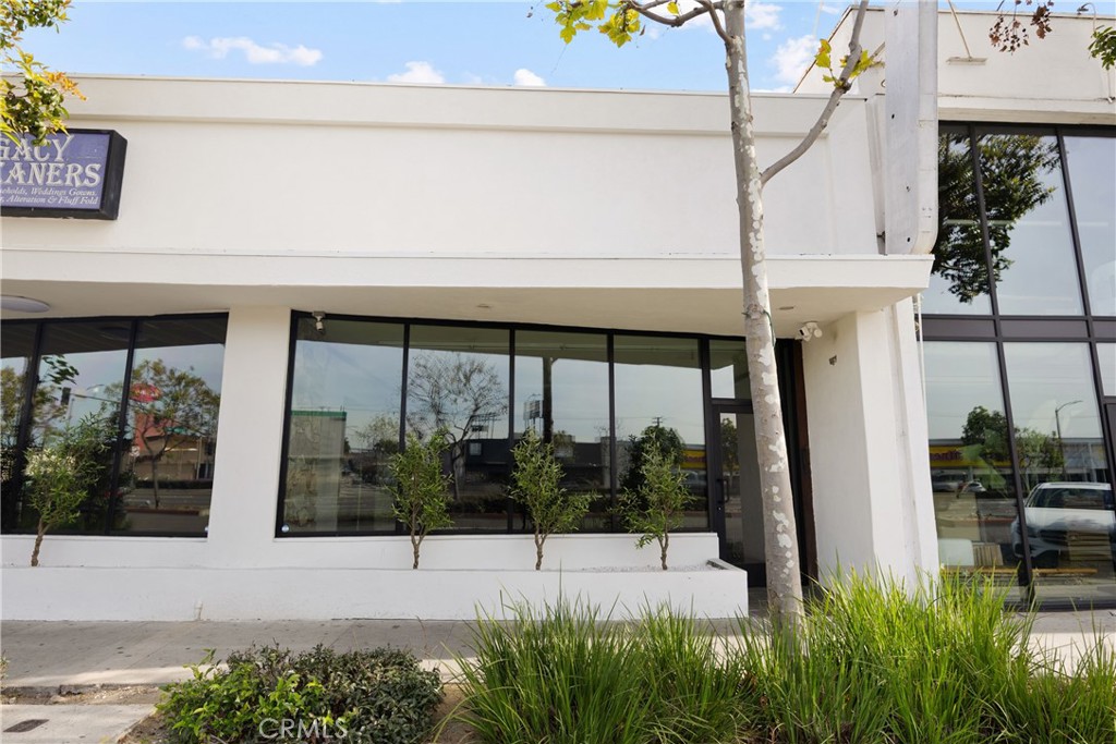 13052 Hawthorne Boulevard Property Photo 4