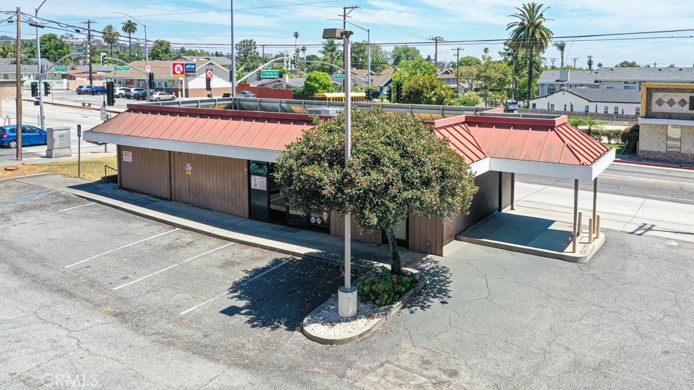 12525 Beverly Property Photo 6