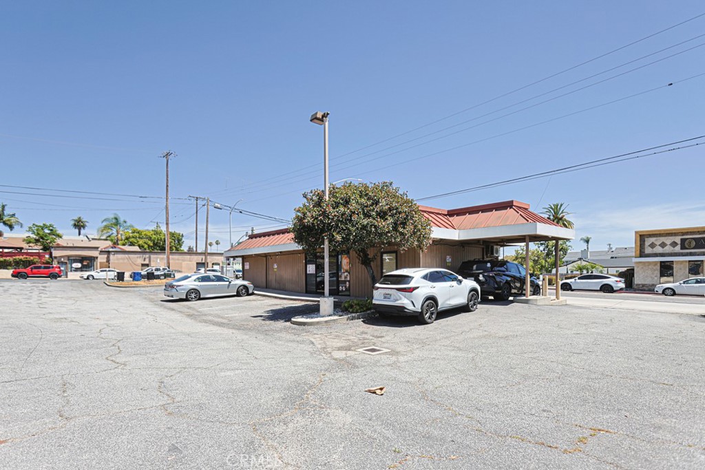 12525 Beverly Property Photo 13