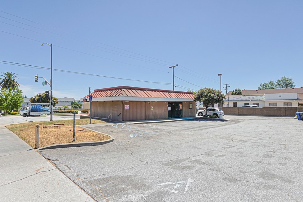 12525 Beverly Property Photo 15