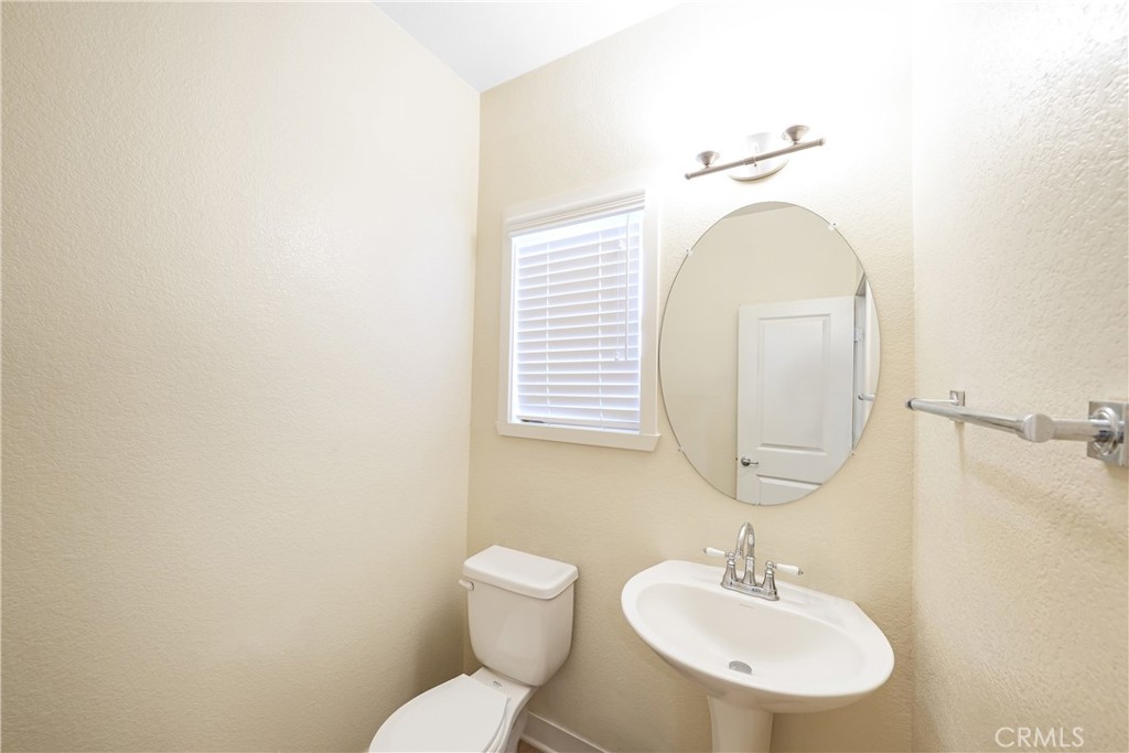 2728 W Ball Road Property Photo 8