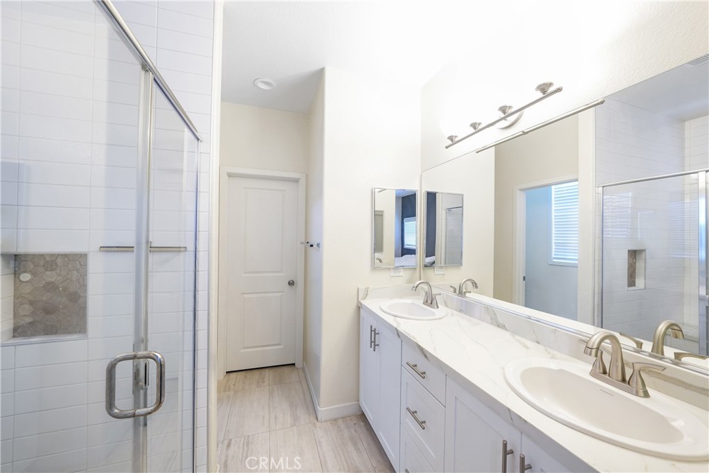 2728 W Ball Road Property Photo 17