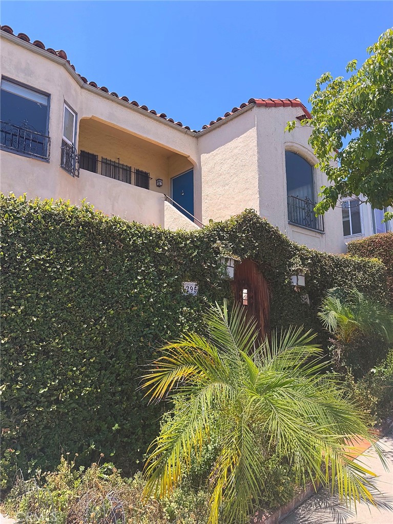 1293 S Cochran Avenue Property Photo 4