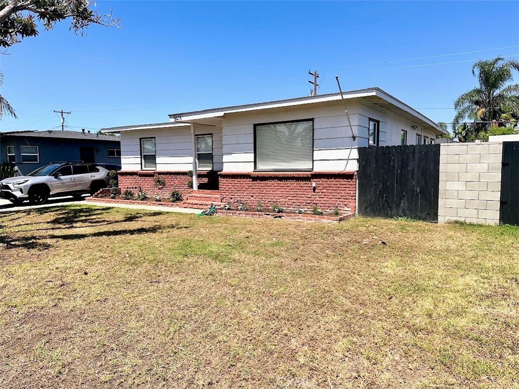 9613 Brock Property Photo 3