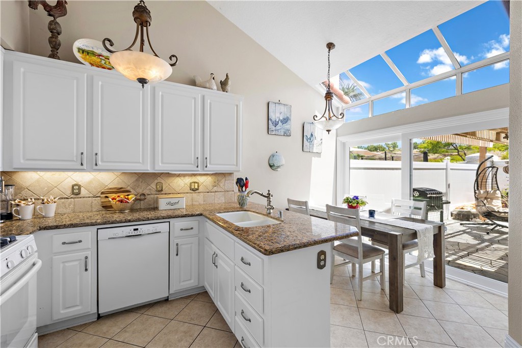 33 Gullwing Property Photo 17