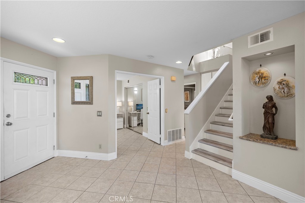 33 Gullwing Property Photo 35