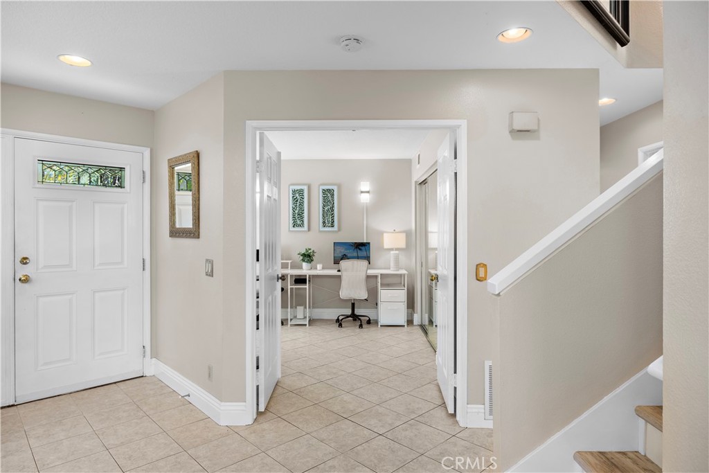 33 Gullwing Property Photo 36