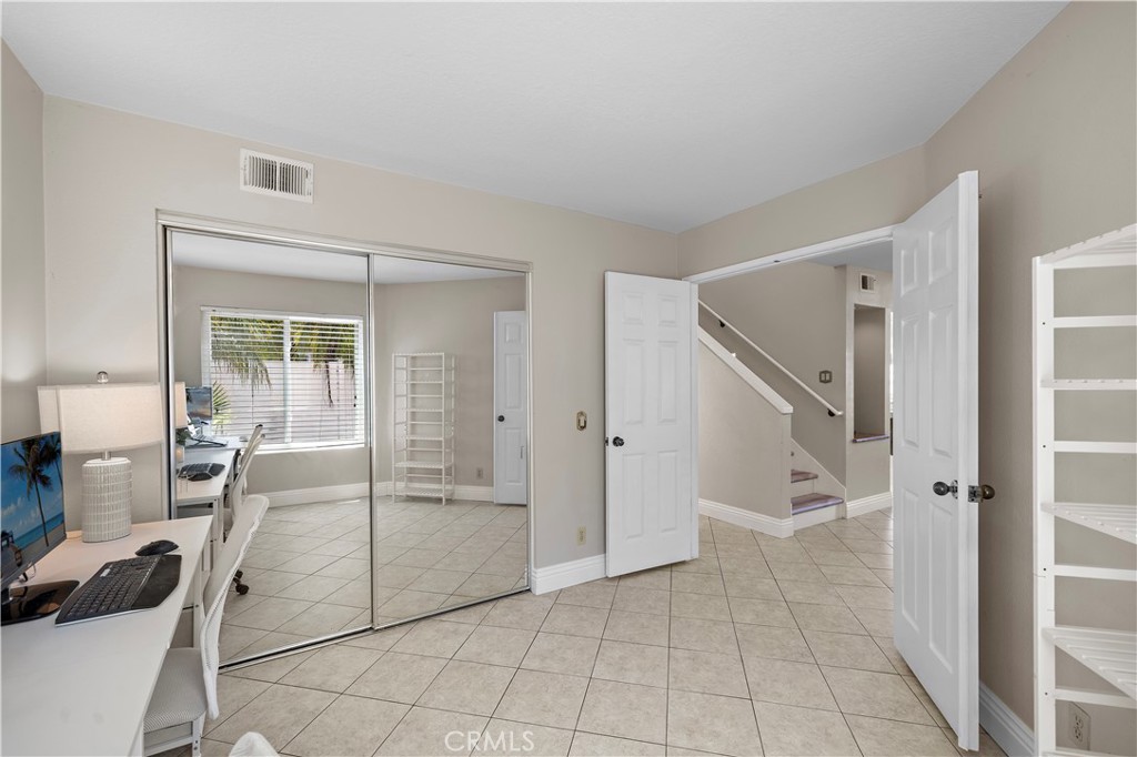 33 Gullwing Property Photo 38