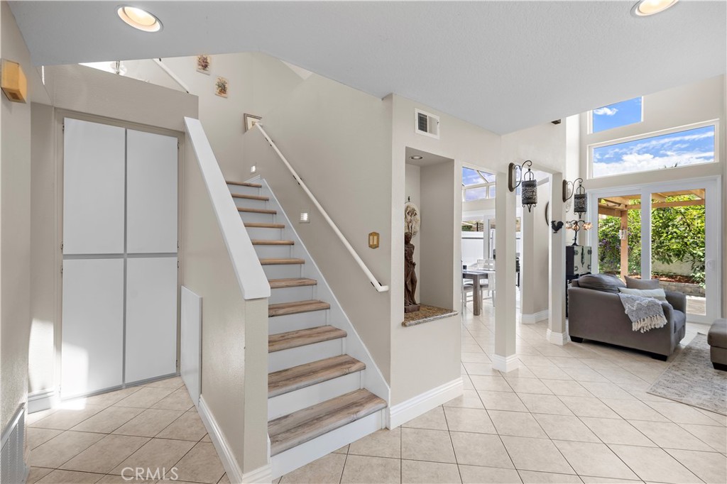 33 Gullwing Property Photo 42