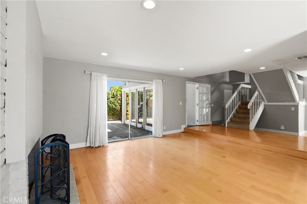 3792 Claremont Property Photo 8
