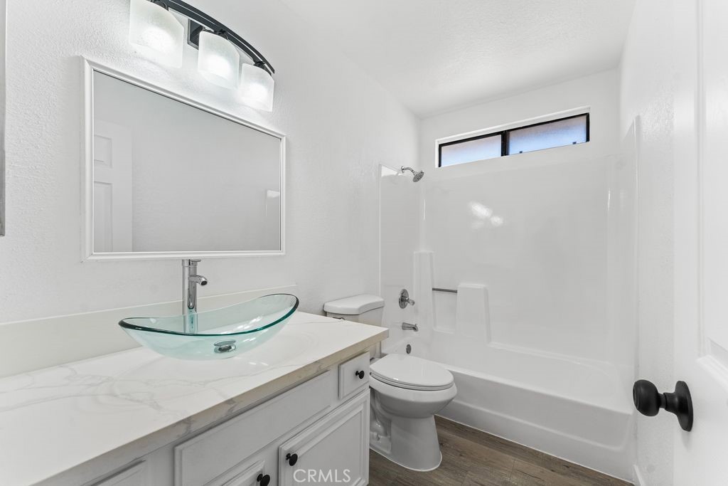 2559 E Avenue J2 Property Photo 14