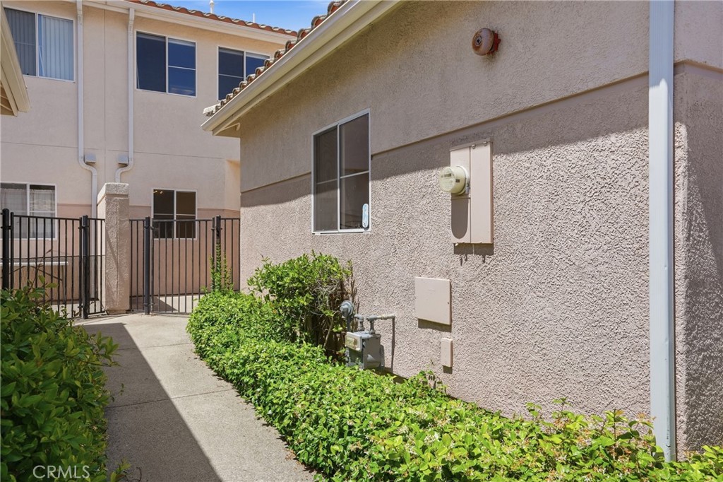 1224 Manzanita Property Photo 2