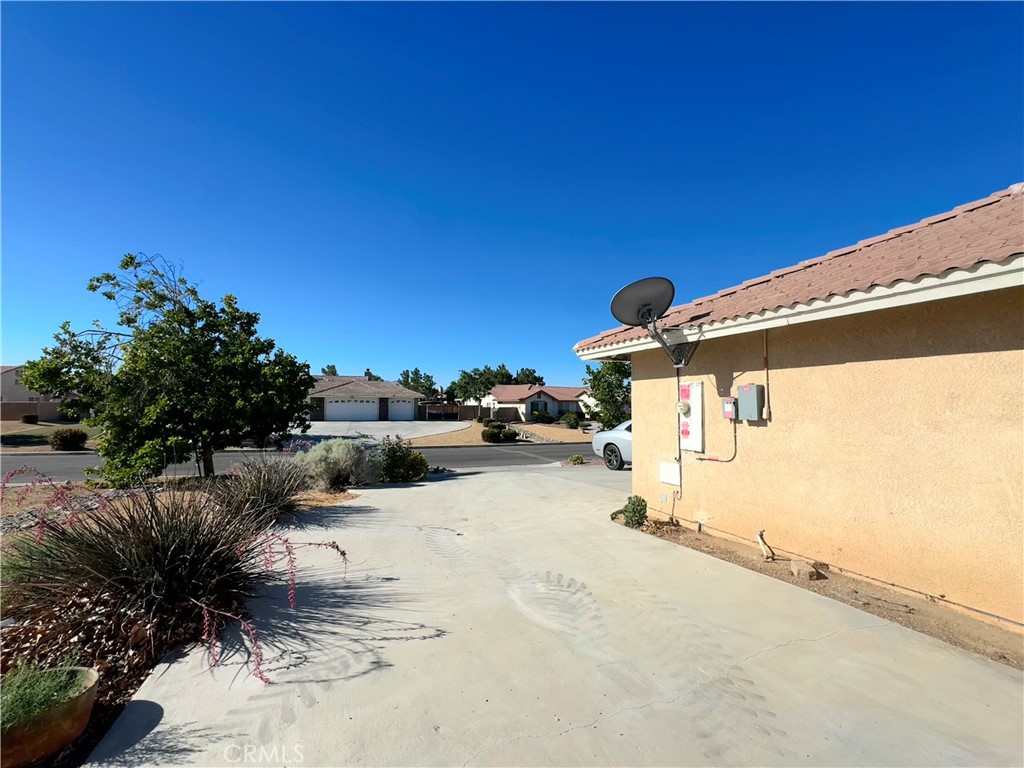 20284 Majestic Drive Property Photo 6