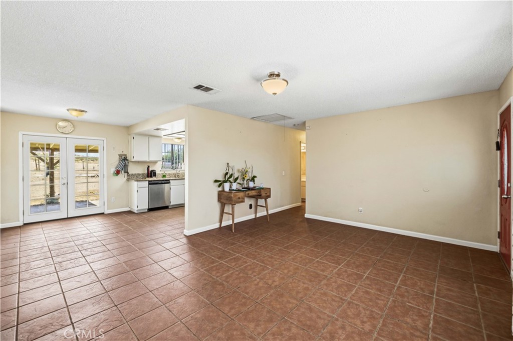 15871 E Avenue Q1 Property Photo 3