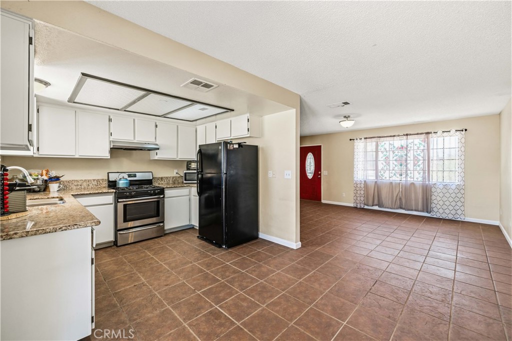 15871 E Avenue Q1 Property Photo 8