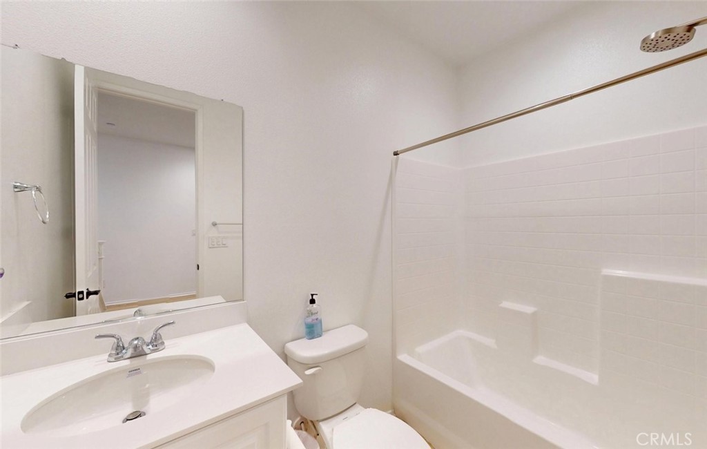340 Lilly Property Photo 6