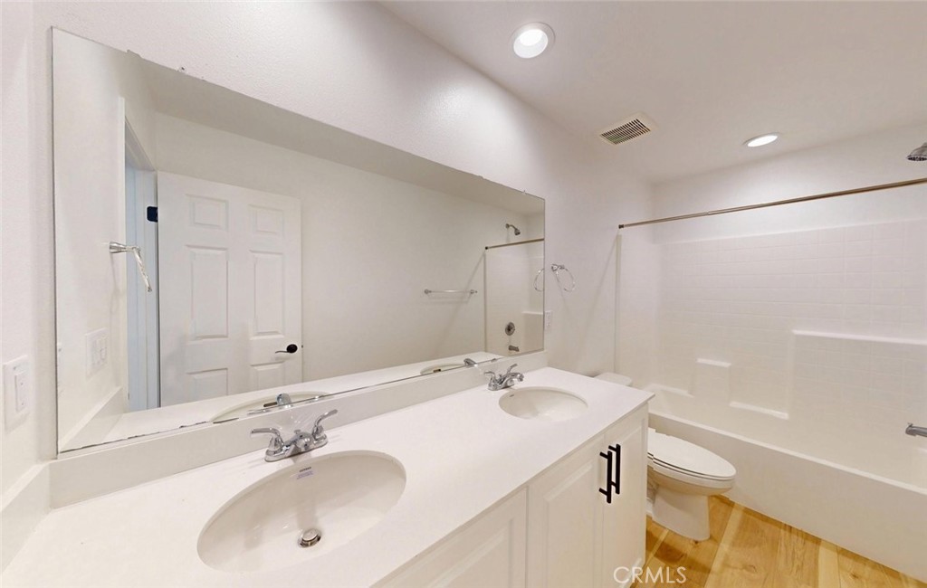 340 Lilly Property Photo 40