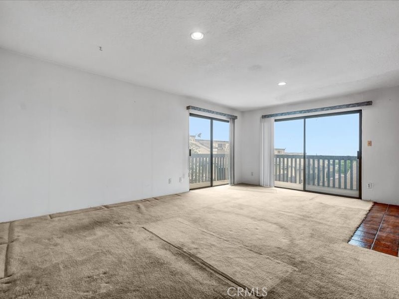 2298 Rose 302 Property Photo 5