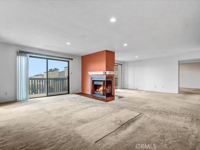 2298 Rose 302 Property Photo 6