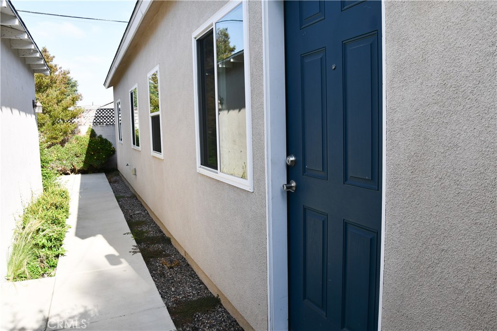 132 S Lime Property Photo 4