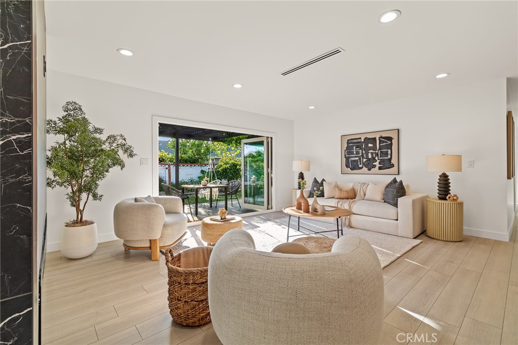 417 S Camellia Street Property Photo 1