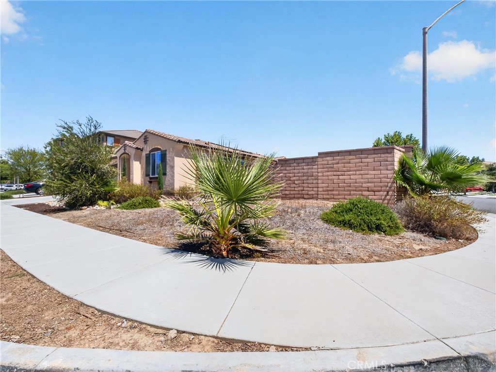 24255 Insignia Property Photo 4
