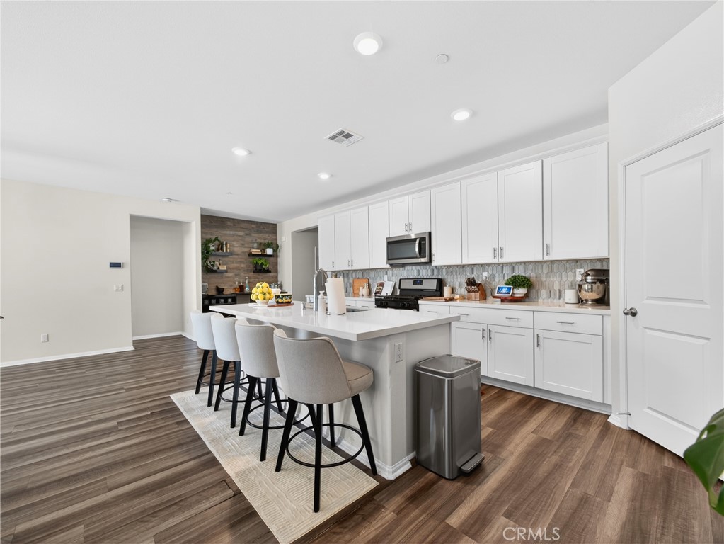 24255 Insignia Property Photo 9