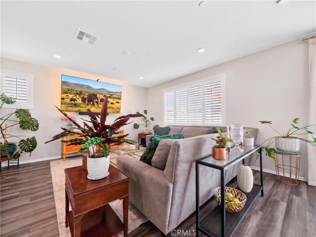 24255 Insignia Property Photo 22