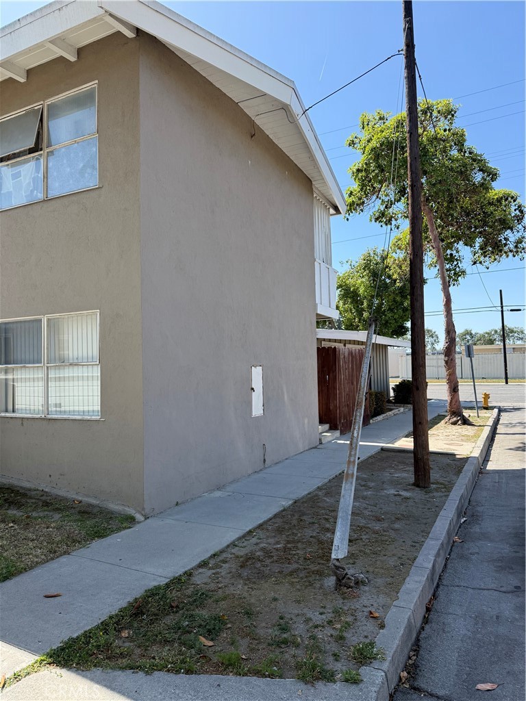 1651 E South Property Photo 8
