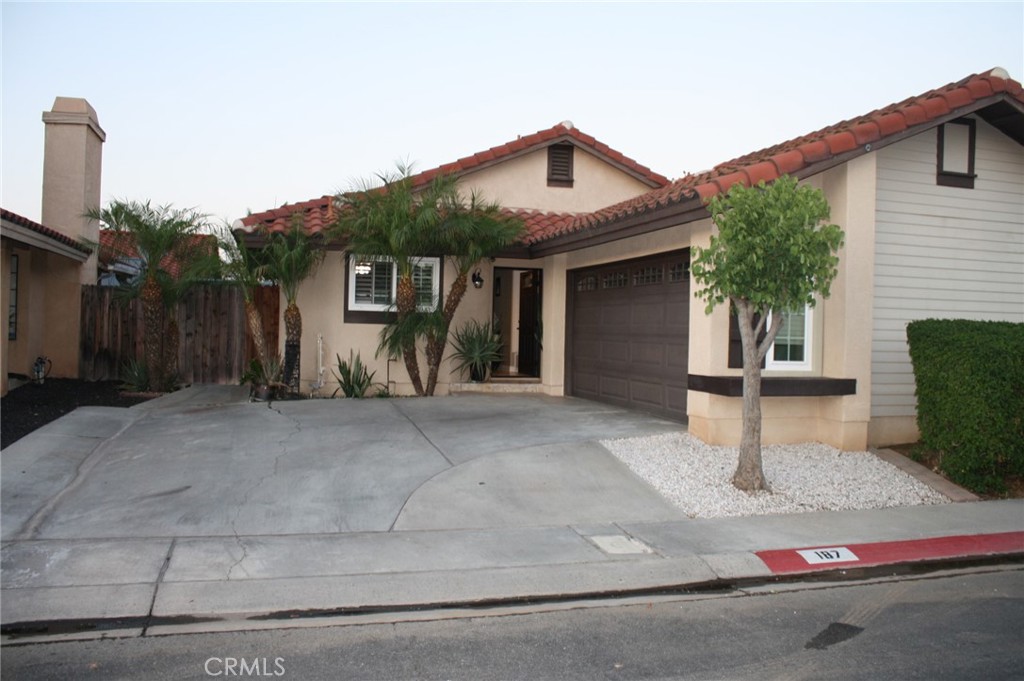 187 Mistletoe Drive Property Photo 1