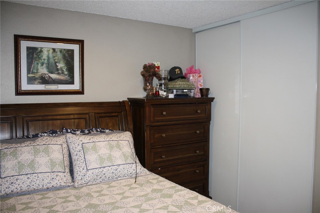 187 Mistletoe Drive Property Photo 9