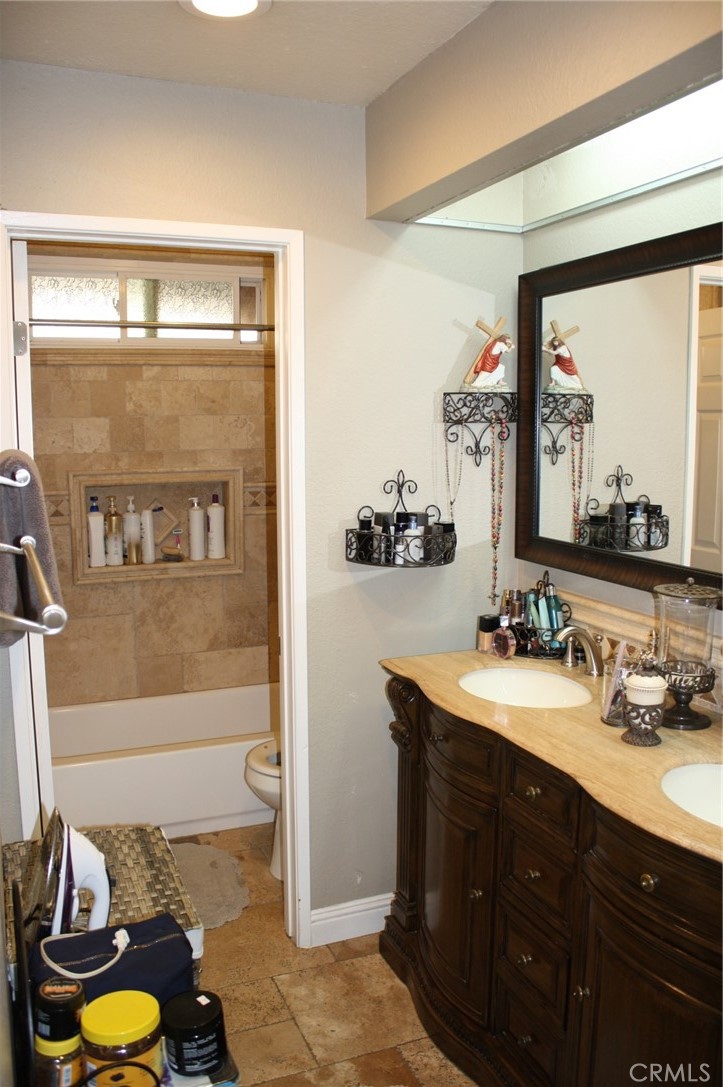 187 Mistletoe Drive Property Photo 17