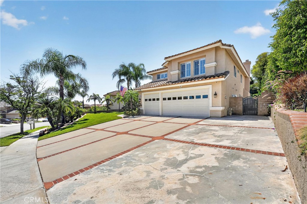 6119 Park Crest Property Photo 2