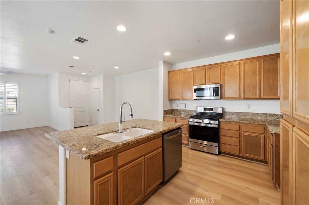 14975 S Highland Avenue 13 Property Photo 8