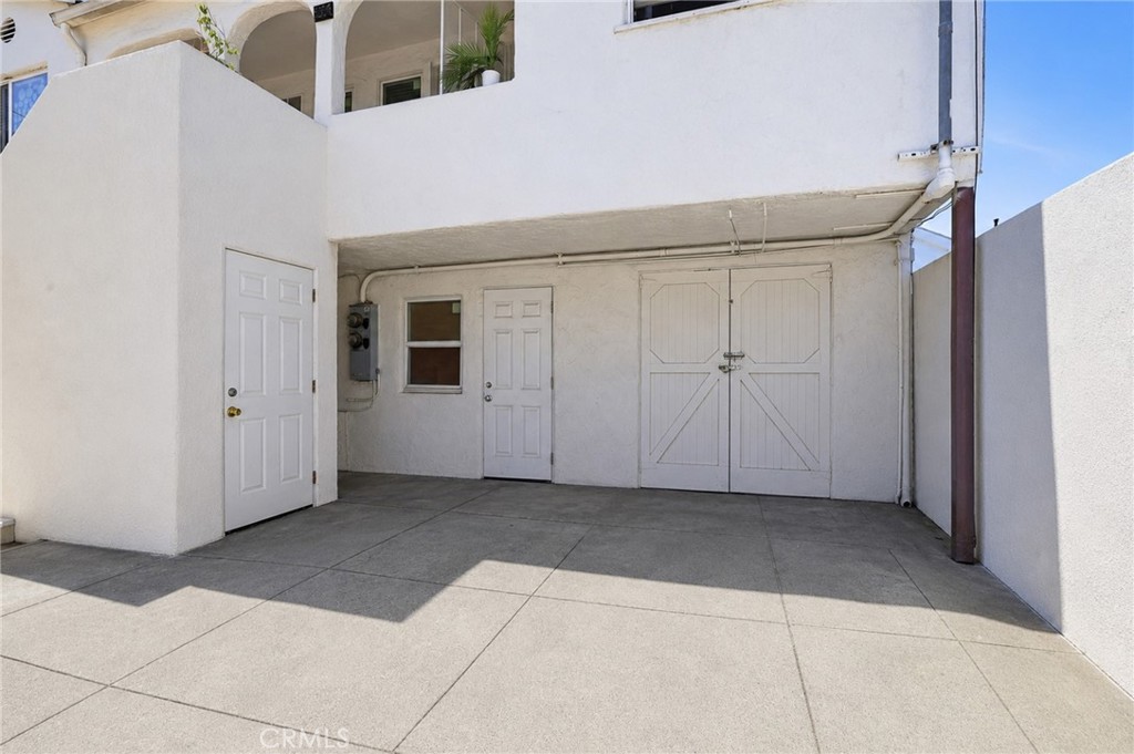 549 W 12th Street Property Photo 15