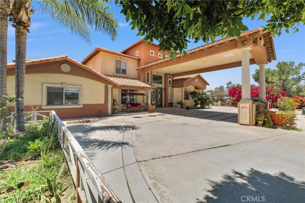 4767 Bain Street Property Photo 2