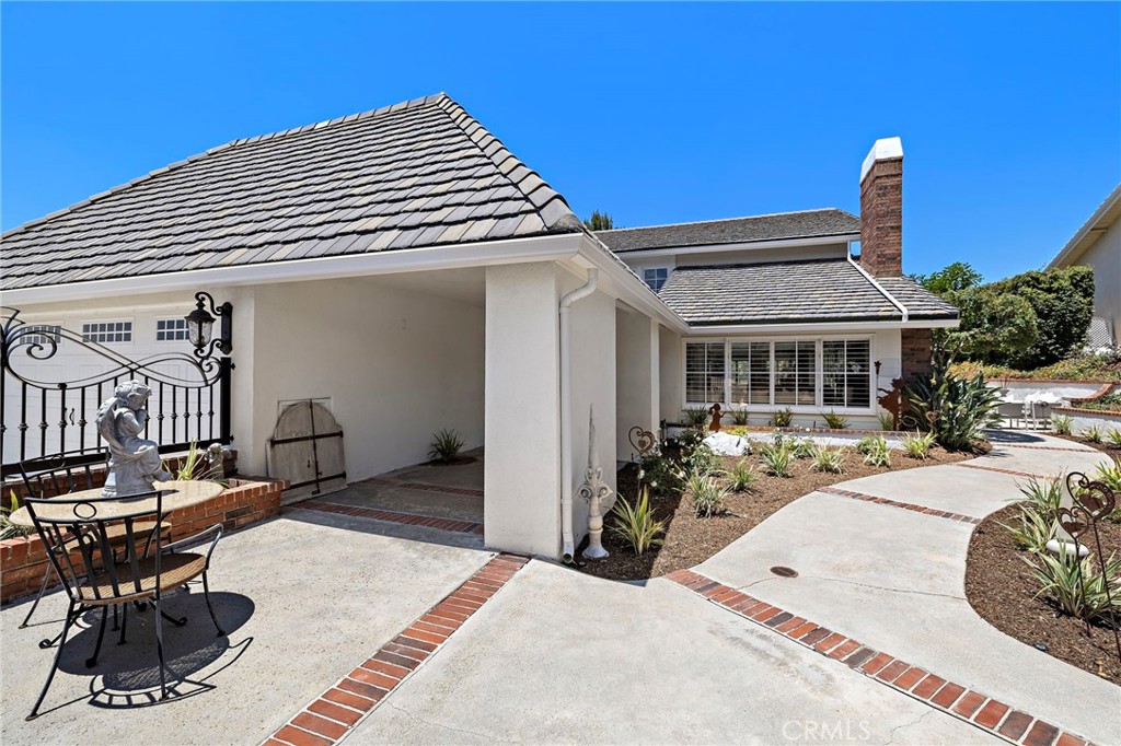 5603 E Crest De Ville Property Photo 8