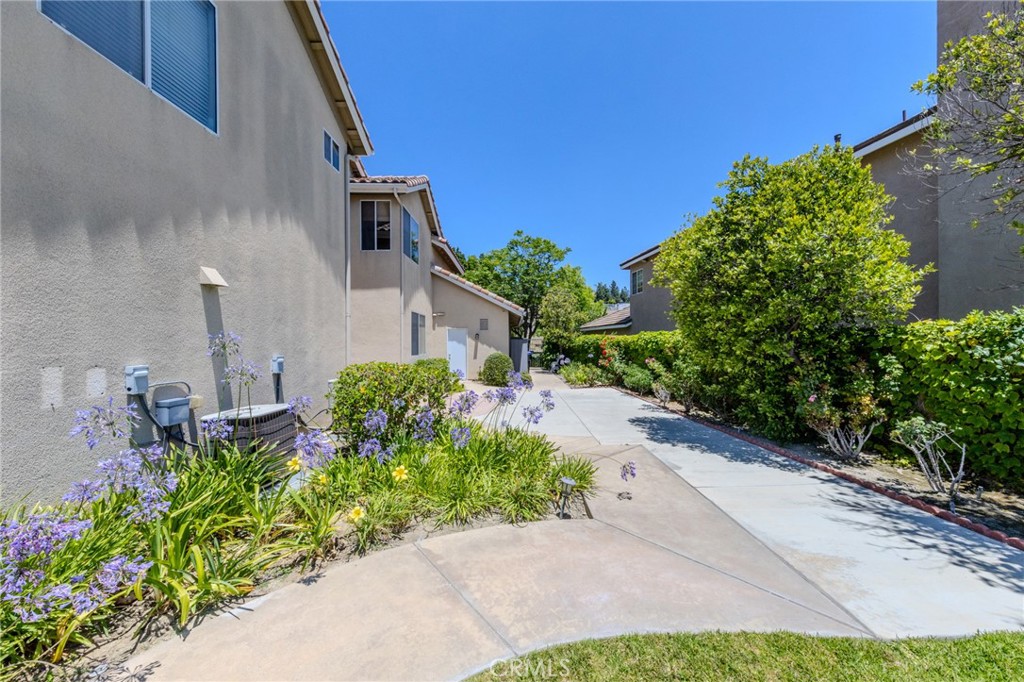 26915 Ironstone Property Photo 10