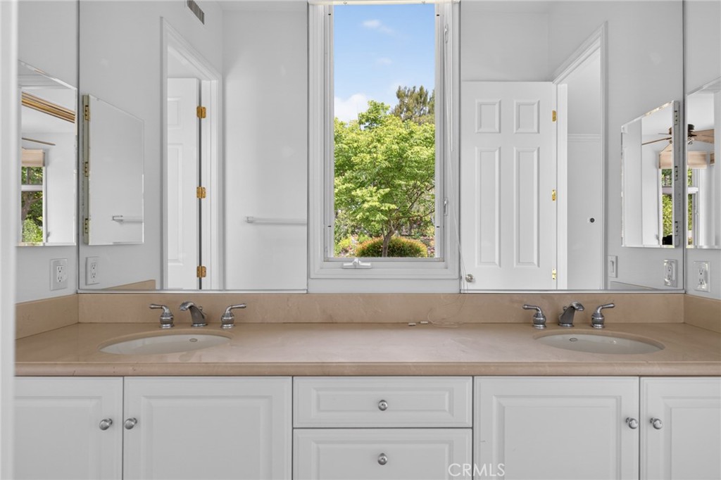 6810 Sycamore Glen Property Photo 59