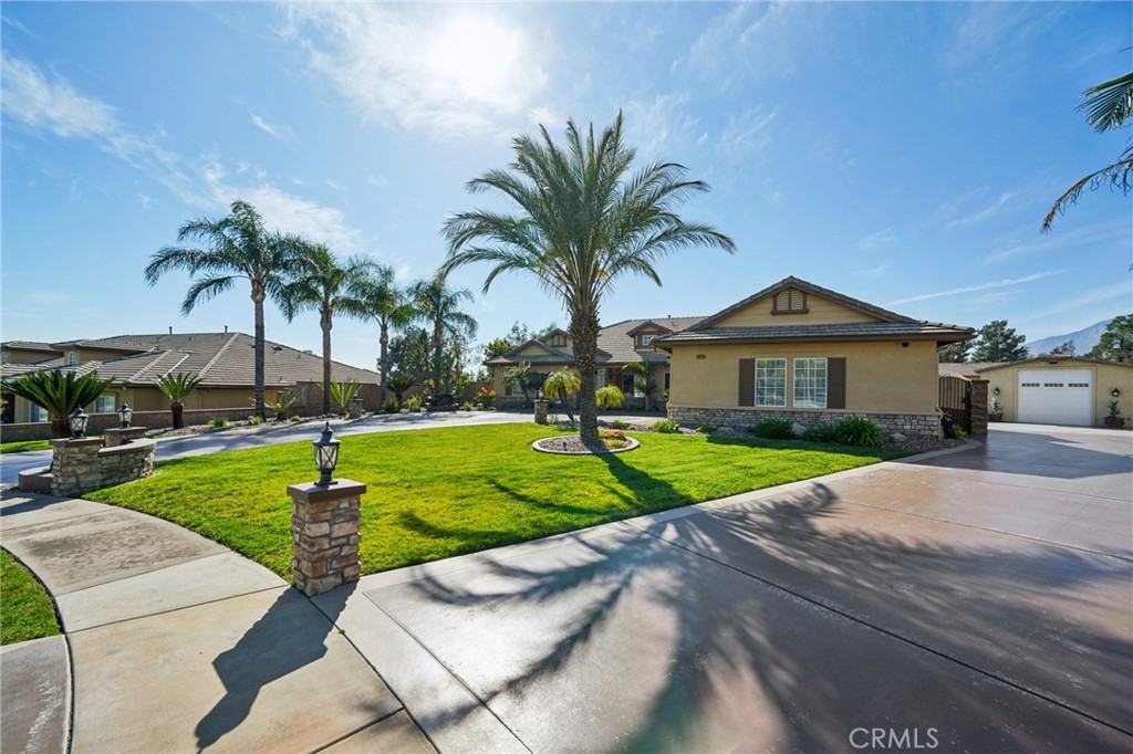 6822 Foxtail Court Property Photo 3
