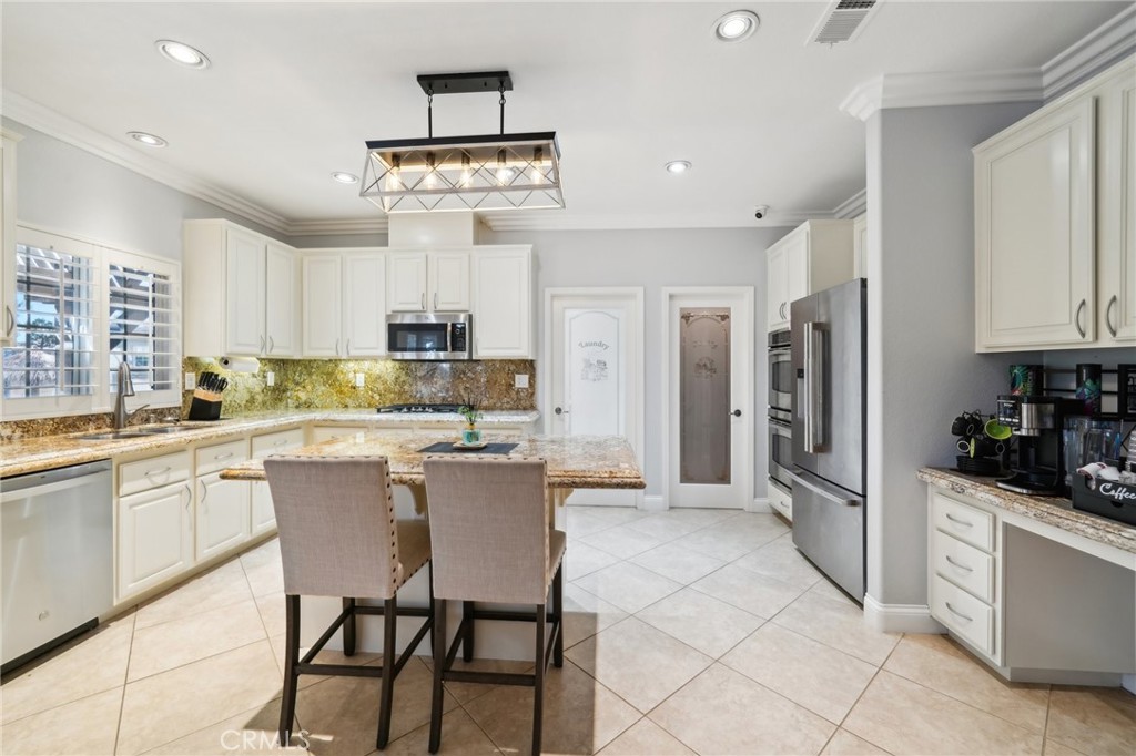 6822 Foxtail Court Property Photo 10
