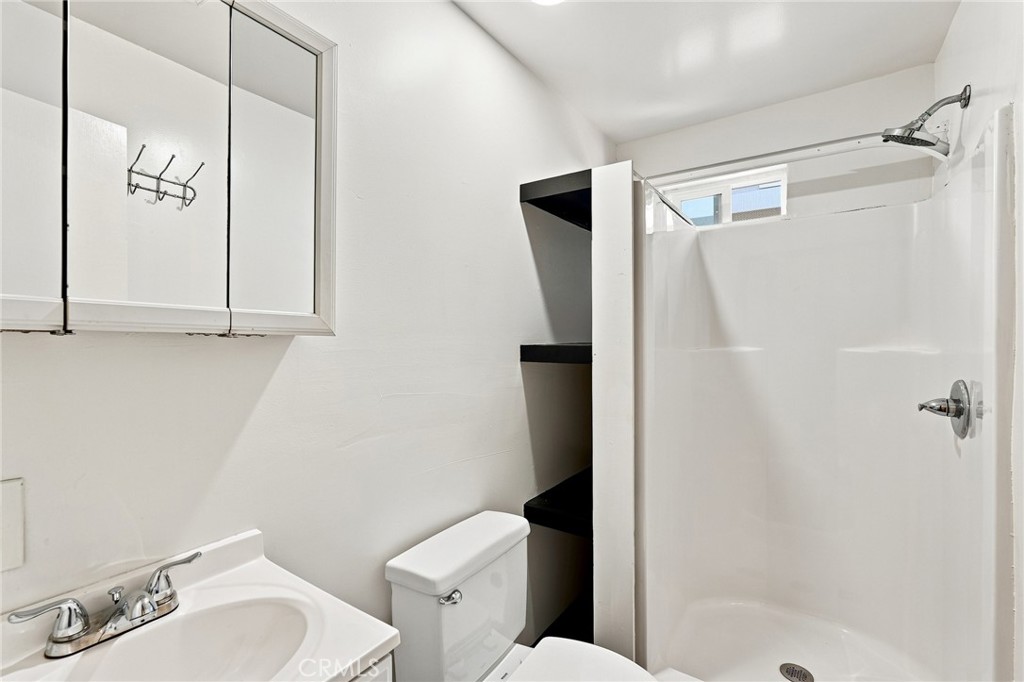 12239 Cedar Avenue Property Photo 6