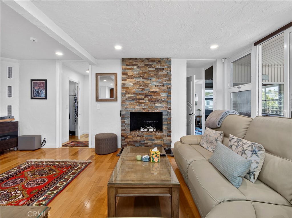 1080 Noria Property Photo 6
