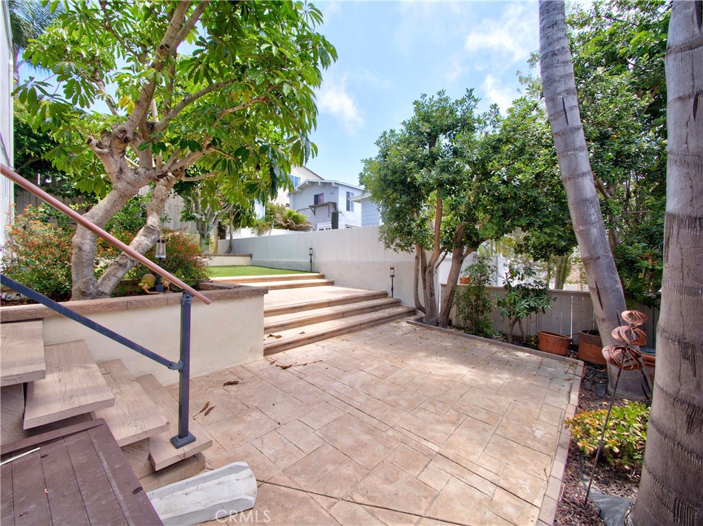 1080 Noria Property Photo 8
