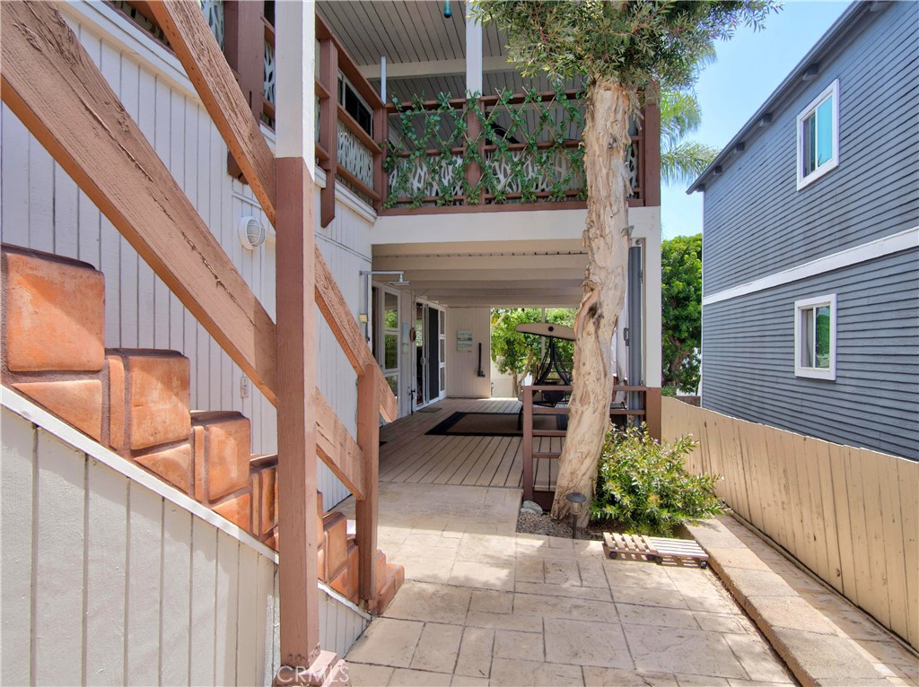 1080 Noria Property Photo 11