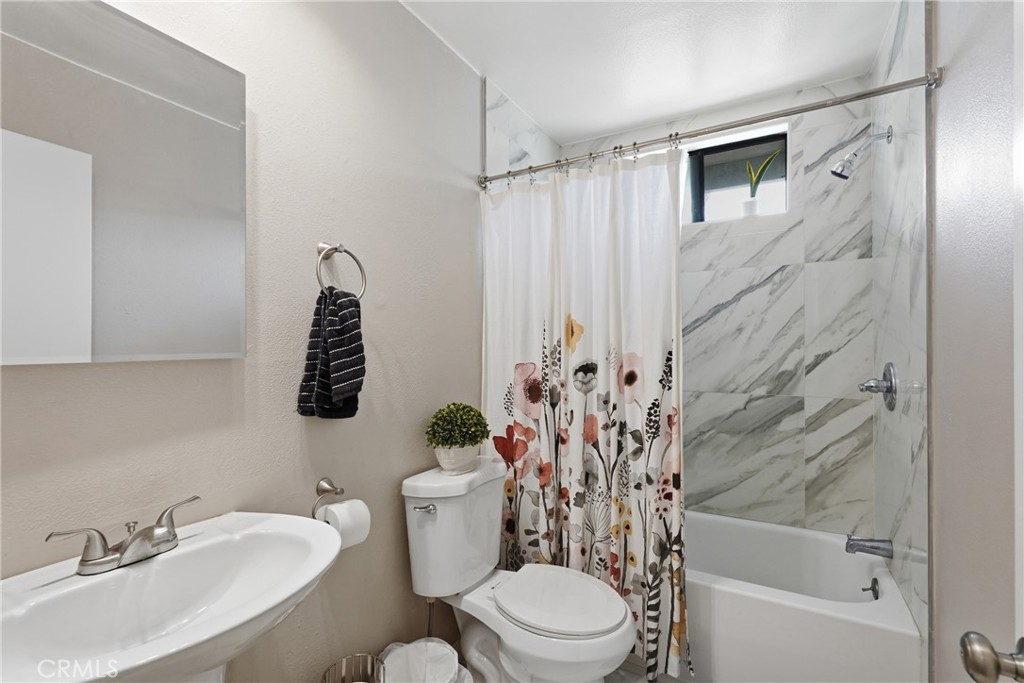 16115 1/4 Eucalyptus A Property Photo 21