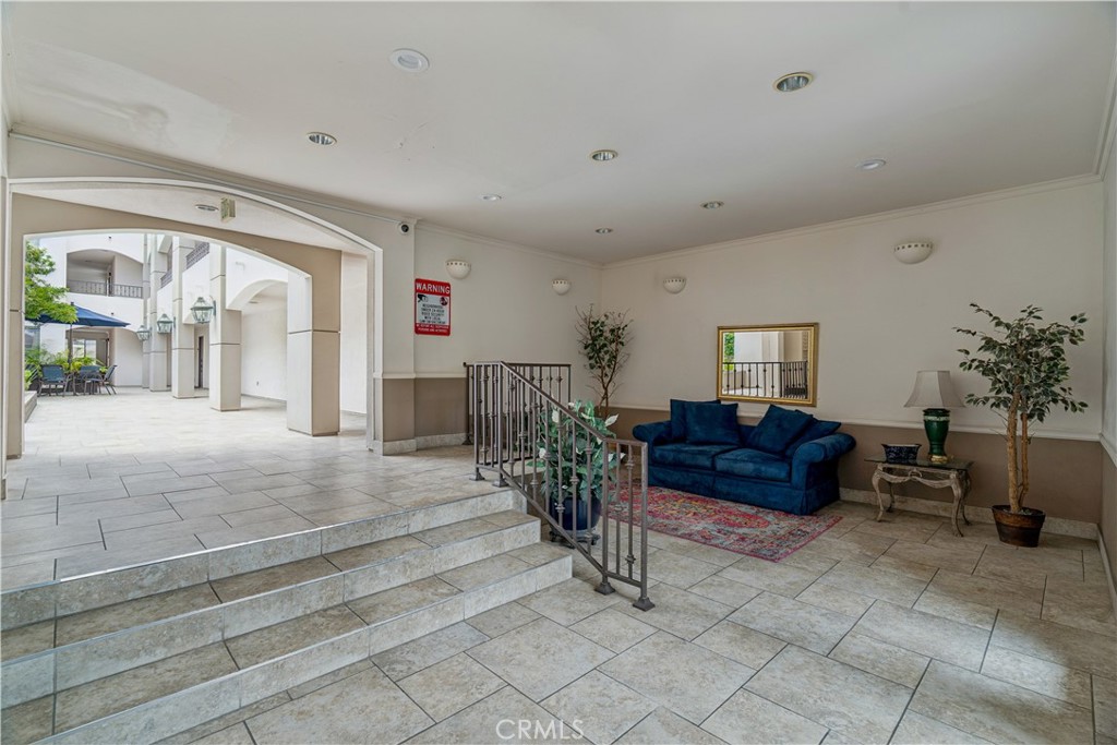 4637 Willis Avenue 306 Property Photo 4