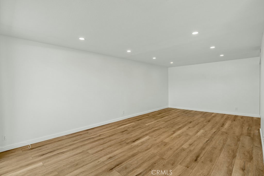 4637 Willis Avenue 306 Property Photo 9