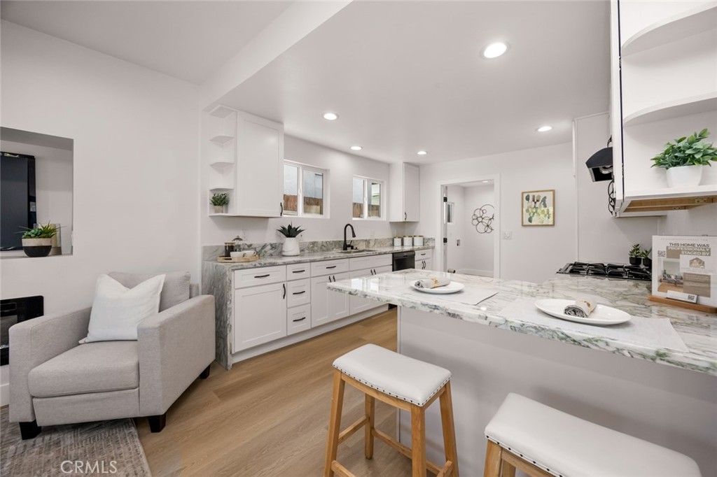 201 S Melrose Property Photo 1